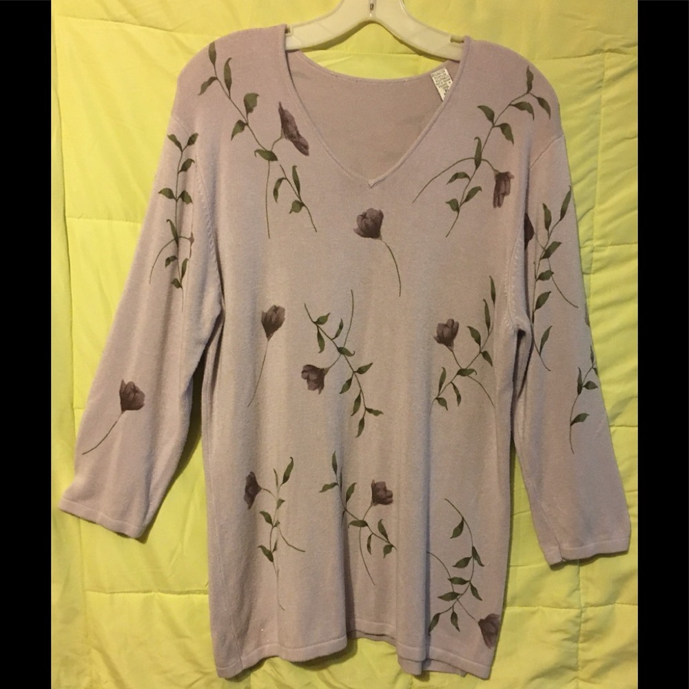 Light lilac, high V-neck Sweater